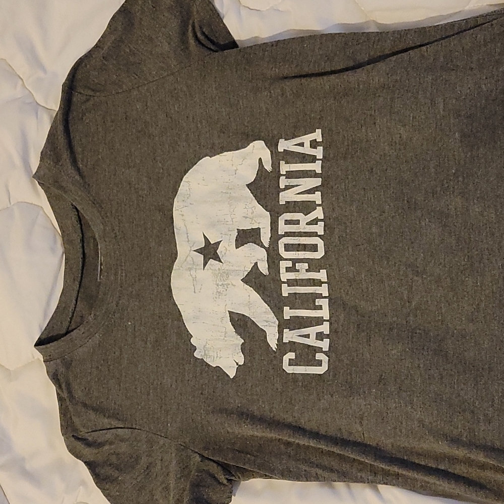 Modern lux California short sleeve tee size medium.